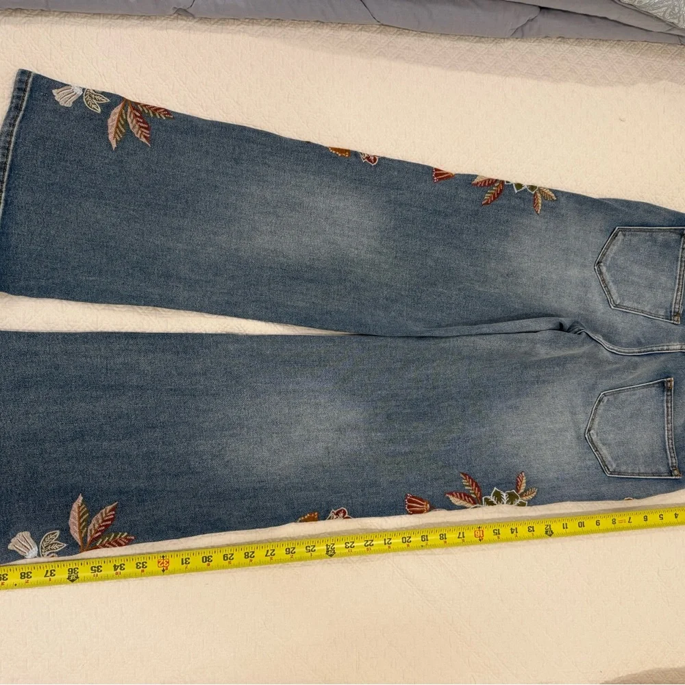 Embroidered Floral Wide Leg Jeans - Picture 3 of 5